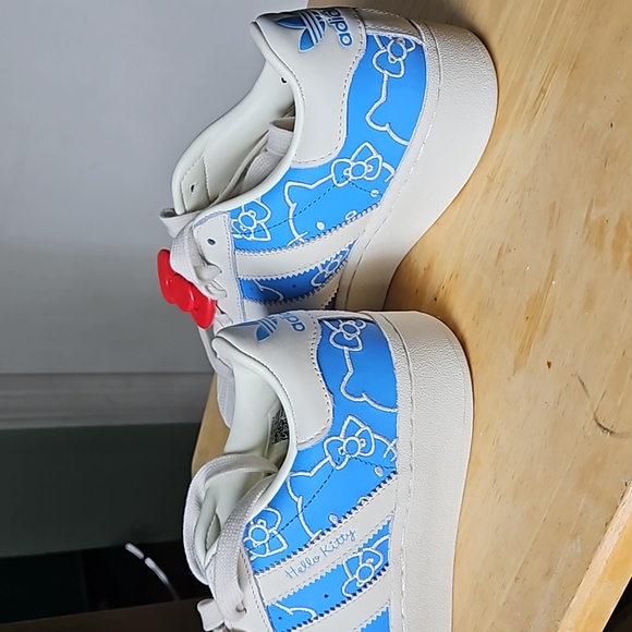 ADIDAS HELLO KITTY SNEAKERS - Picture 15 of 16